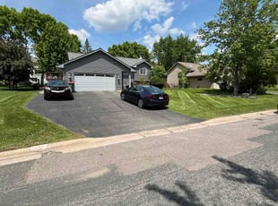Laura R.'s lawn maintenance service result
