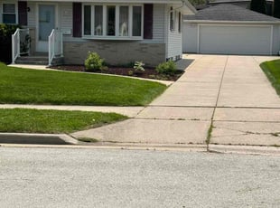 Eve D.'s lawn maintenance service result