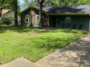 Leah M.'s grass maintenance service result