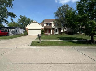 Jo B.'s lawn service service result