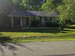 Sandra M.'s grass maintenance service result