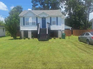 Elly C.'s lawn service service result