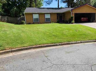 Kari A.'s lawn care service result