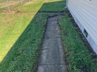 Linda M.'s lawn service service result