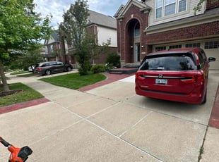 Yoli E.'s lawn care service result