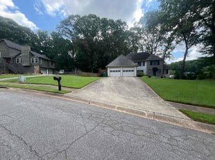 Deborah C.'s lawn maintenance service result