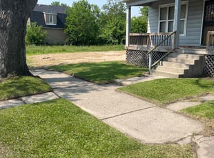 Anita L.'s lawn care service result