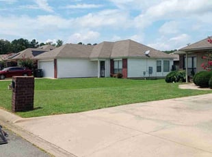Krista P.'s grass maintenance service result