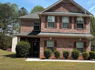 Stephanie T.'s grass maintenance service result