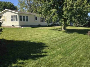 Bekah L.'s lawn maintenance service result