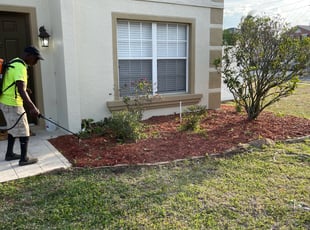 Susan R.'s Bush Trimming service result