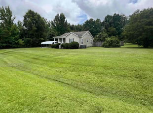 Melissa S.'s grass cutting service result
