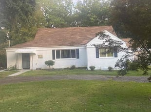 Teresa H.'s lawn maintenance service result