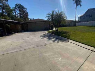 Kelly S.'s lawn care service result