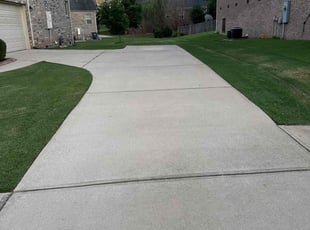 Nicole C.'s lawn care services service result