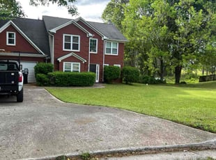 Yuriy D.'s lawn service service result