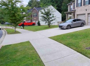 Stacy B.'s grass cutting service result