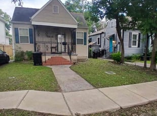 Suzanne M.'s lawn care service result