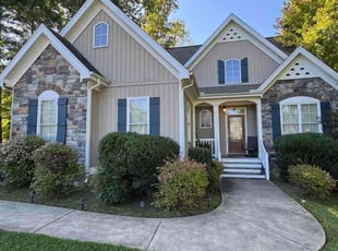 Nicole G.'s Bush Trimming service result