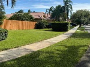 Javiera H.'s grass cutting service result