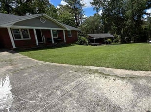 Stephanie T.'s lawn service service result