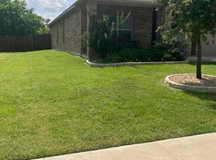 Devin W.'s lawn maintenance service result