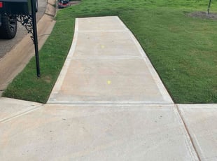 Lna L.'s turf maintenance service result