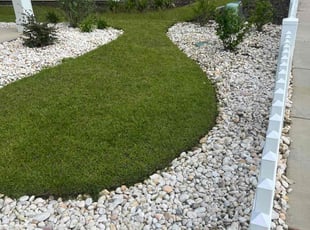Karen K.'s Flower Bed Weeding service result