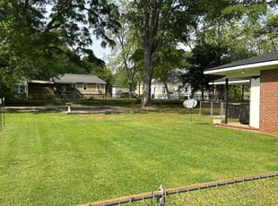 Lauren J.'s lawn care services service result
