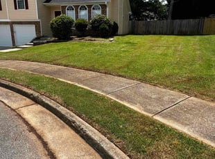 Justin M.'s lawn maintenance service result