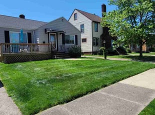 Laura H.'s lawn service service result