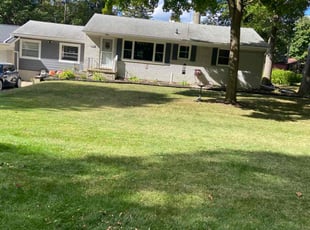 Elizabeth Y.'s lawn service service result