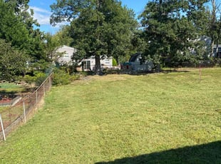 Kellie C.'s lawn care services service result