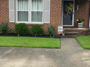 Lois Y.'s lawn service service result