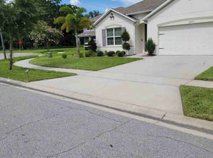 Tracie S.'s lawn care services service result