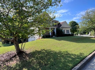 Robin C.'s lawn care services service result