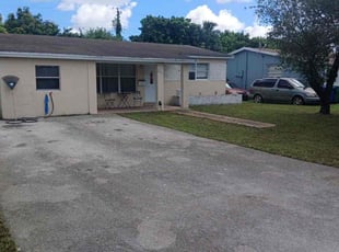 Latonja S.'s grass maintenance service result