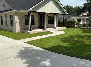 Sara R.'s lawn care services service result