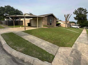 Maureen M.'s grass maintenance service result