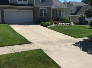 Melissa L.'s grass cutting service result