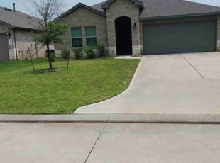 Kelly M.'s lawn care service result