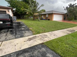 Kelly B.'s lawn maintenance service result