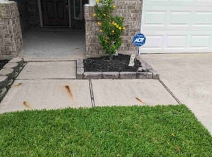 Johara A.'s Flower Bed Weeding service result