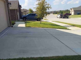 Megan T.'s lawn service service result