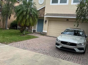 Lisa N.'s lawn care service result
