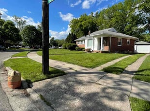Julianne H.'s lawn care services service result