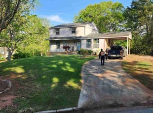 Adrian N.'s lawn care services service result