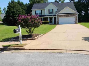 Kiera D.'s lawn care services service result