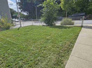 Valencia H.'s lawn maintenance service result