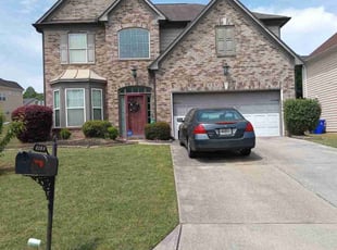 Sabritney D.'s lawn maintenance service result